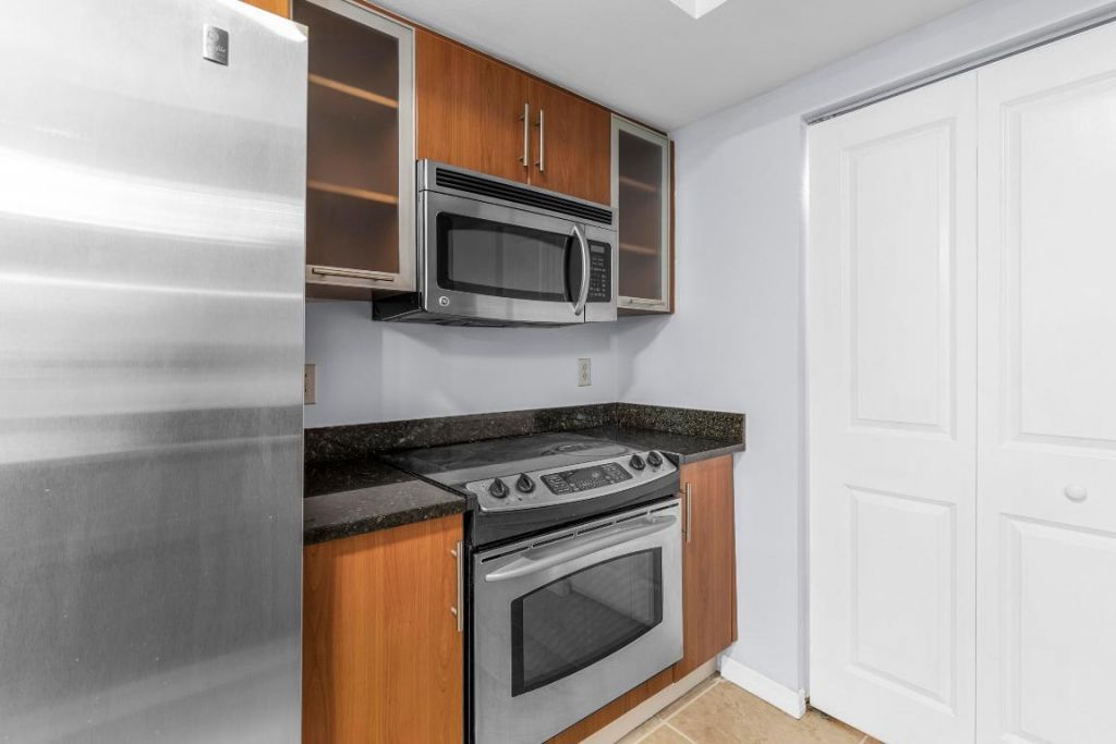 600 S Dixie Highway, Unit 758, West Palm Beach, FL 33401 Photo