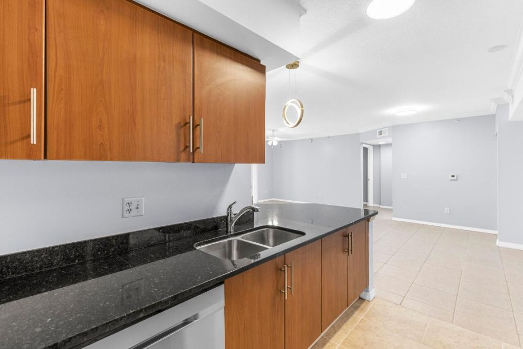 600 S Dixie Highway, Unit 758, West Palm Beach, FL 33401 Photo