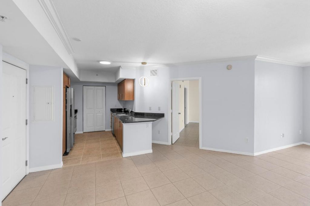 600 S Dixie Highway, Unit 758, West Palm Beach, FL 33401 Photo