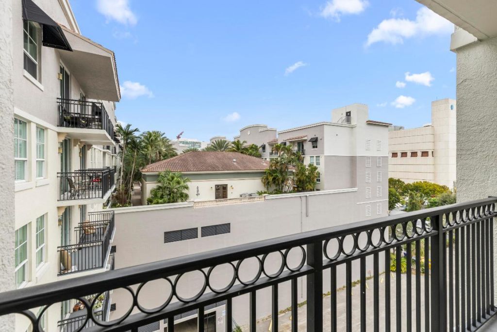 600 S Dixie Highway, Unit 758, West Palm Beach, FL 33401 Photo