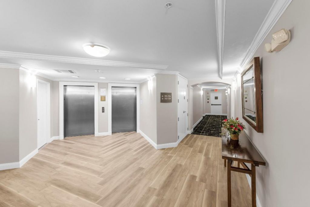 600 S Dixie Highway, Unit 758, West Palm Beach, FL 33401 Photo