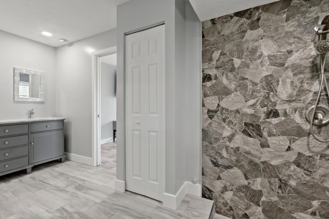 9029 SE Breeze Way, Hobe Sound, FL 33455 Photo