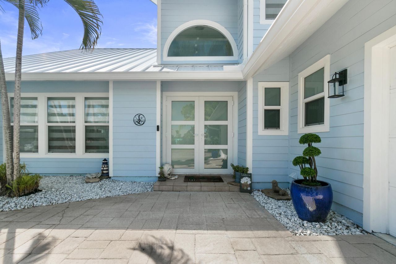 9029 SE Breeze Way, Hobe Sound, FL 33455 Photo