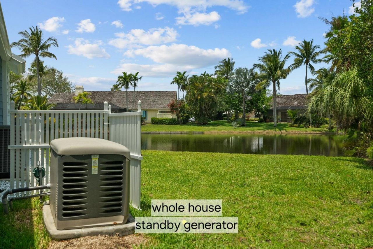 9029 SE Breeze Way, Hobe Sound, FL 33455 Photo