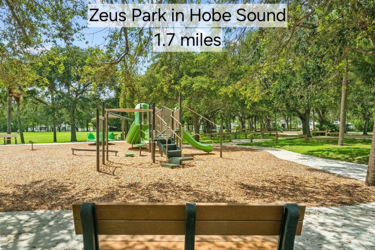 9029 SE Breeze Way, Hobe Sound, FL 33455 Photo