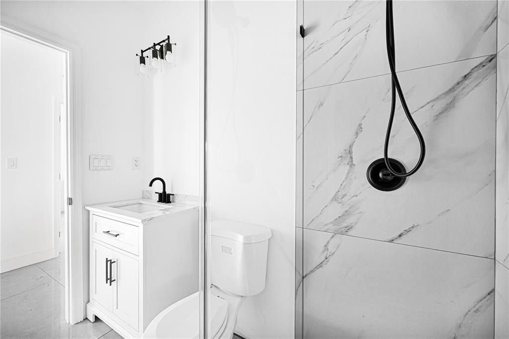 7990 NW 8th Avenue, Miami, FL 33150 Photo