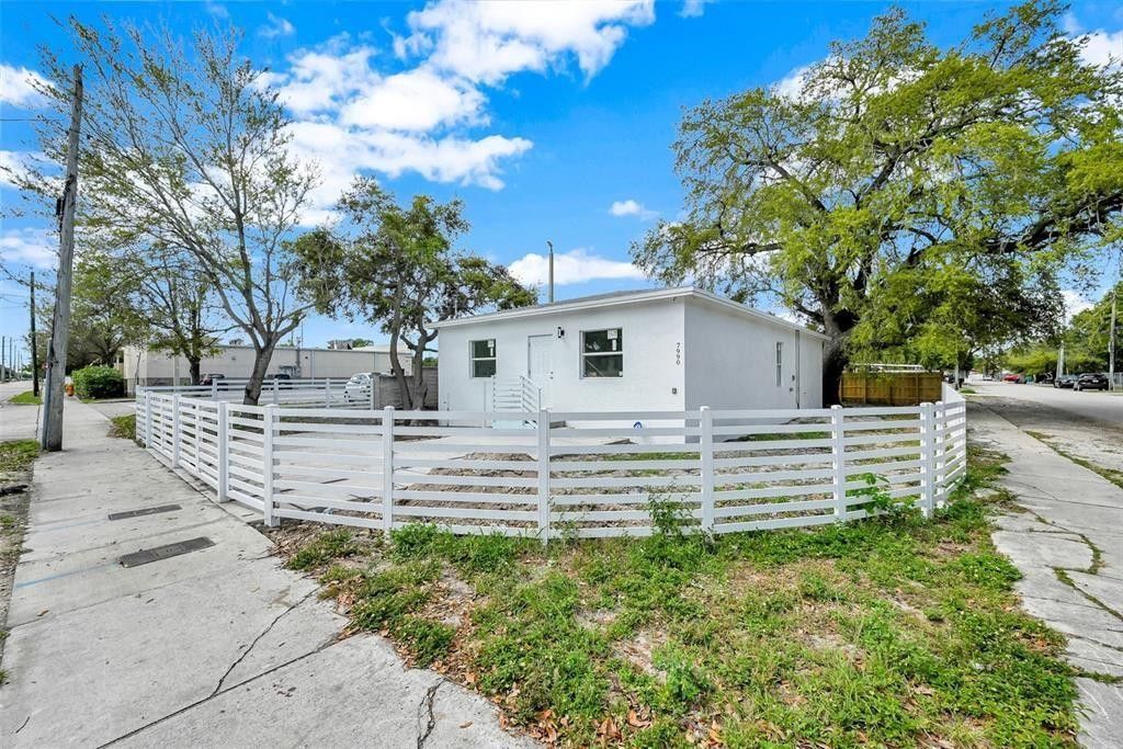 7990 NW 8th Avenue, Miami, FL 33150 Photo