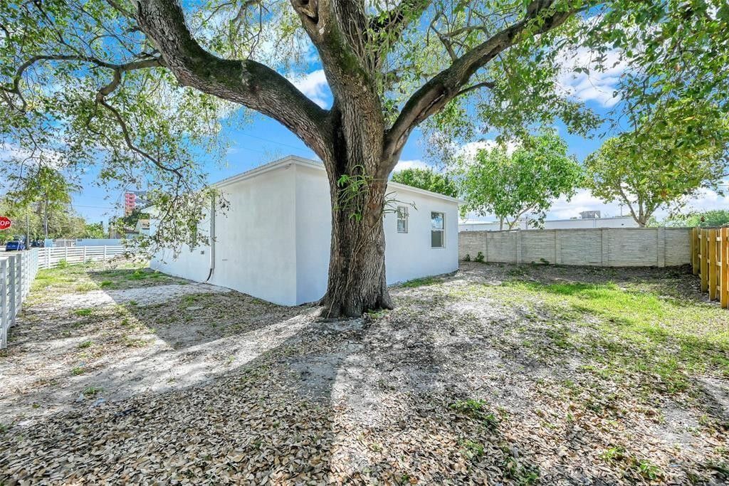 7990 NW 8th Avenue, Miami, FL 33150 Photo