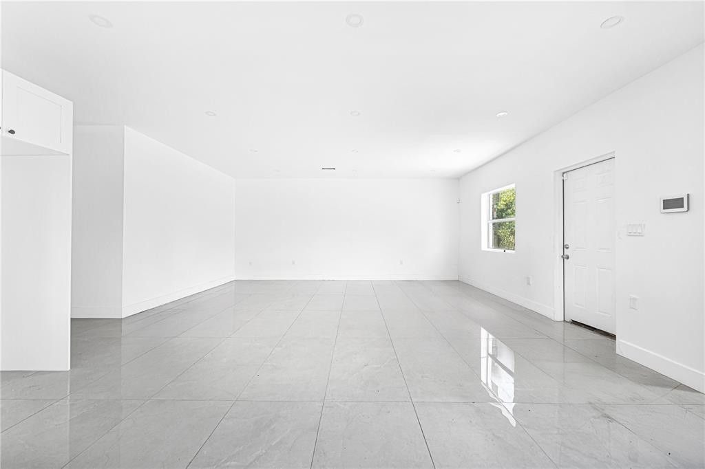 7990 NW 8th Avenue, Miami, FL 33150 Photo