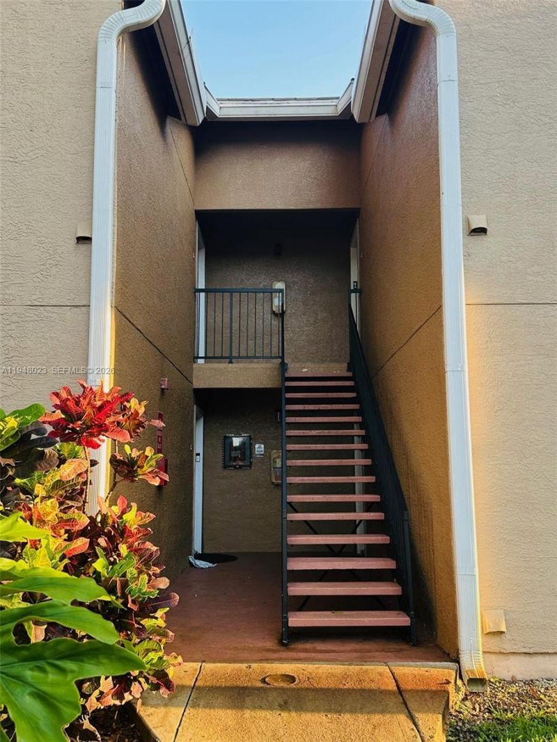 15680 SW 106th Ln , Unit 804, Miami, FL 33196 Photo