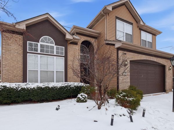 1951 Broadsmore Drive, Algonquin, IL 60102