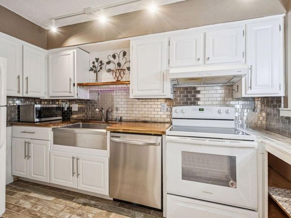 2200 Nevada Avenue S, Unit 211, Saint Louis Park, MN 55426