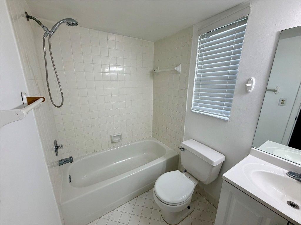 3355 Jaywood Ter, Unit J111, Boca Raton, FL 33431 Photo