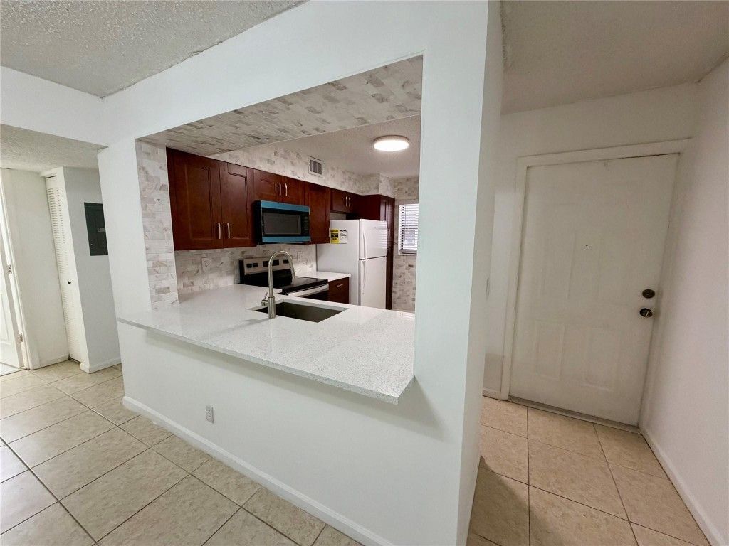 3355 Jaywood Ter, Unit J111, Boca Raton, FL 33431 Photo