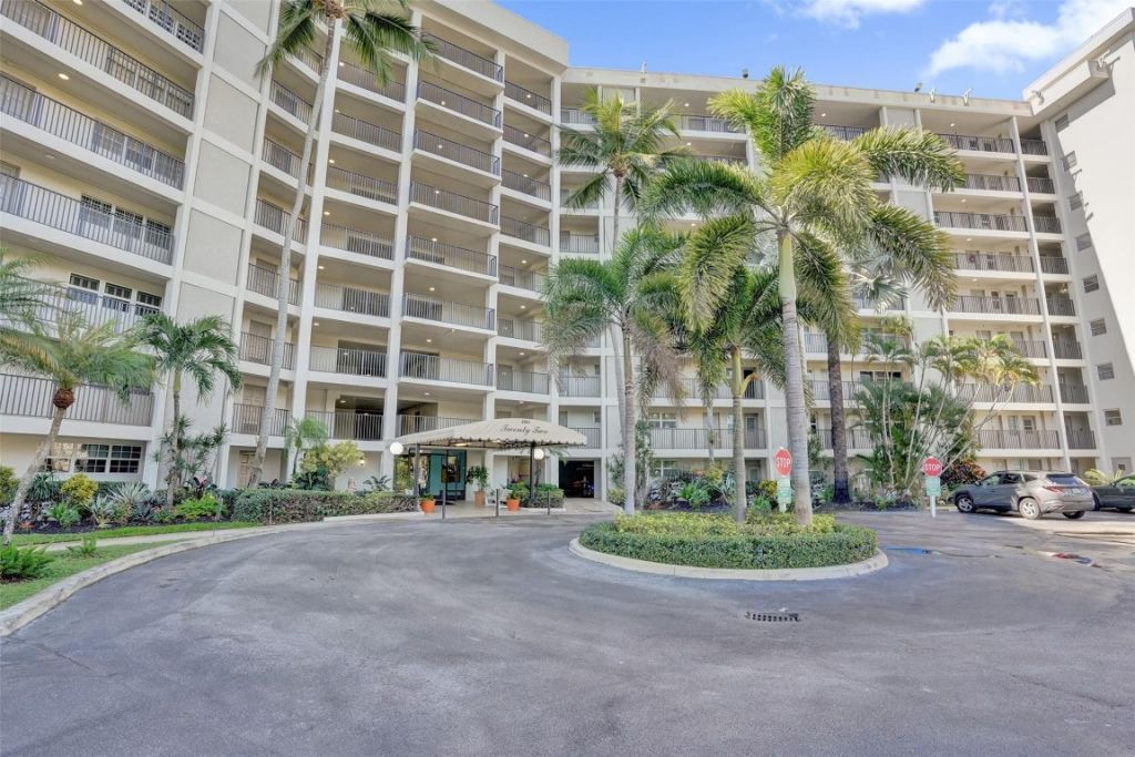 2681 S Course Drive, Unit 609, Pompano Beach, FL 33069 Photo