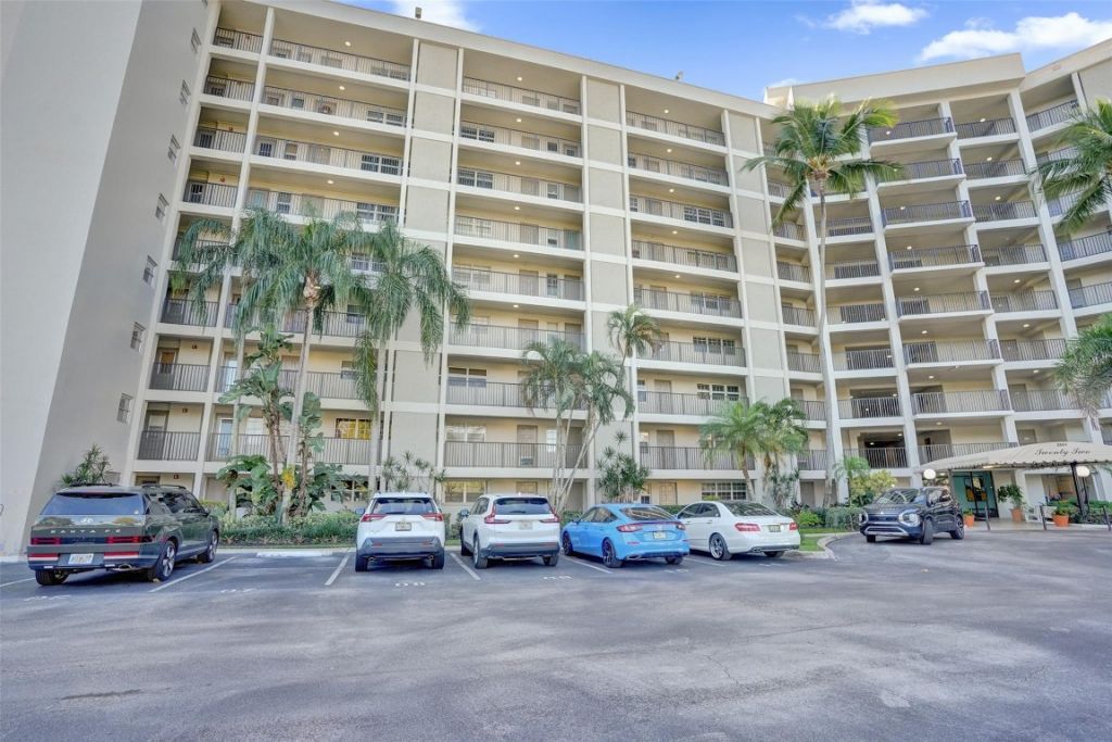 2681 S Course Drive, Unit 609, Pompano Beach, FL 33069 Photo