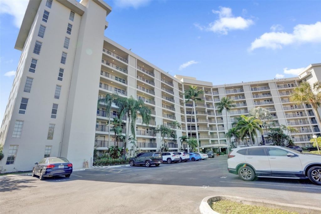 2681 S Course Drive, Unit 609, Pompano Beach, FL 33069 Photo