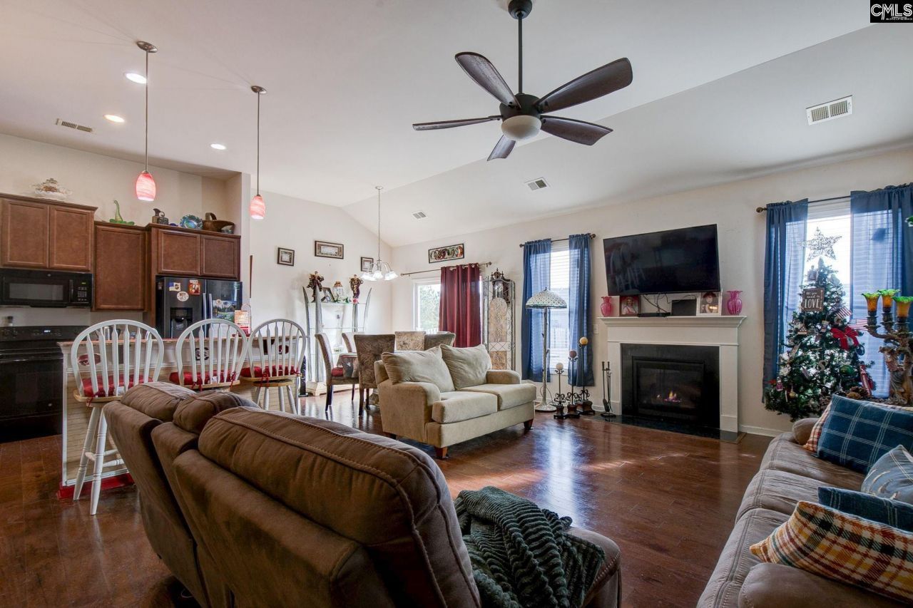 709 Spring Cress Drive Photo 4