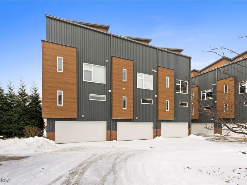 5909 Father Caruso Drive, Cleveland, OH 44102 Photo 41