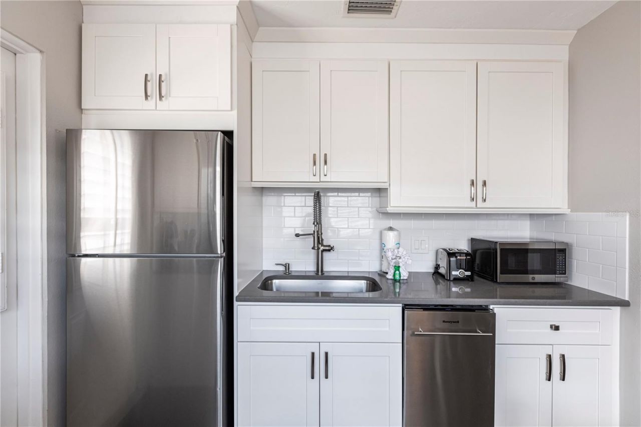 6020 Midnight Pass Road, Unit 31, Sarasota, FL 34242 Photo