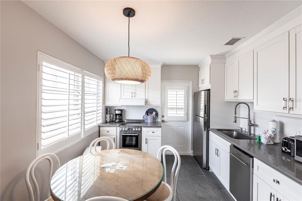 6020 Midnight Pass Road, Unit 31, Sarasota, FL 34242 Photo