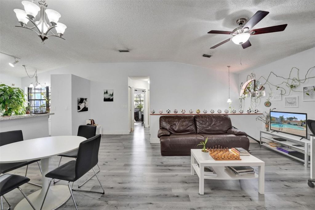 11970 NW 11th Street, Pembroke Pines, FL 33026 Photo