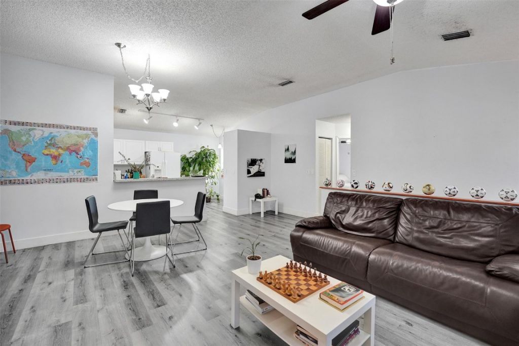 11970 NW 11th Street, Pembroke Pines, FL 33026 Photo