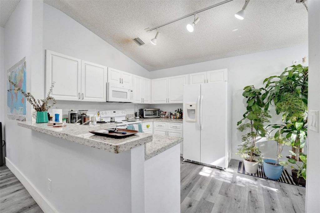 11970 NW 11th Street, Pembroke Pines, FL 33026 Photo