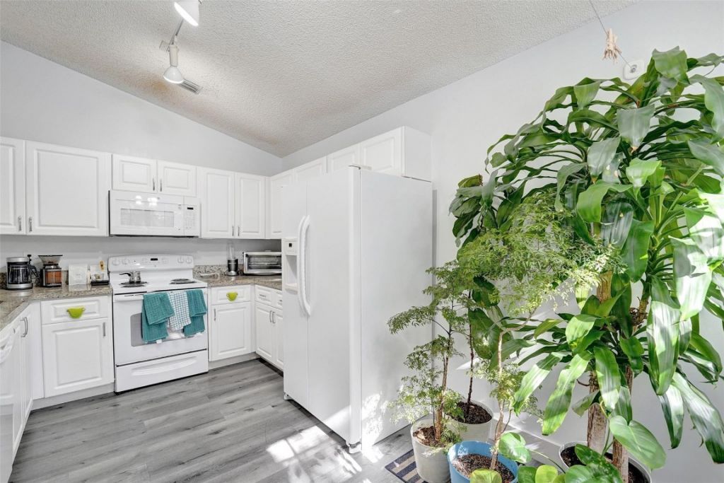 11970 NW 11th Street, Pembroke Pines, FL 33026 Photo