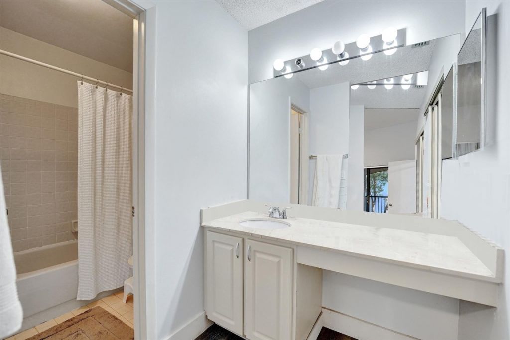 11970 NW 11th Street, Pembroke Pines, FL 33026 Photo