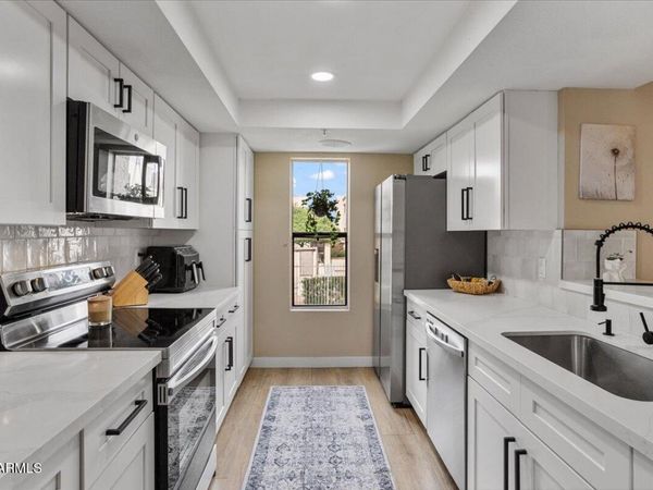 7510 E THOMAS Road, Unit 216, Scottsdale, AZ 85251