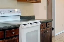 1607 Carousel Circle photo 4