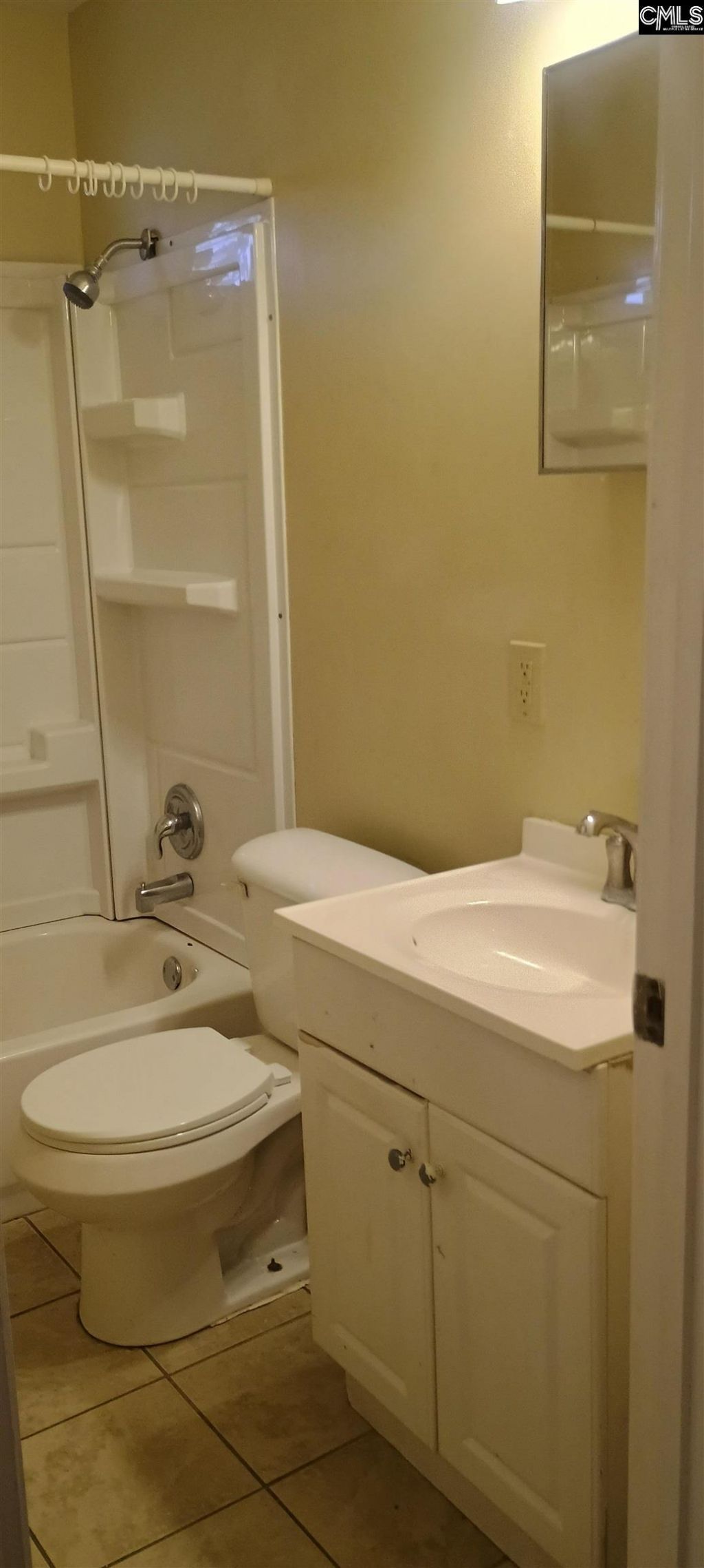 1607 Carousel Circle Photo 9