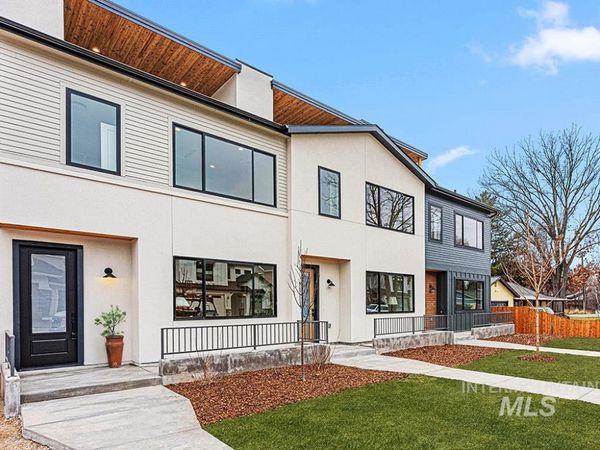 3353 W Whimbrel Lane, Unit Middle Uni, Boise, ID 83703