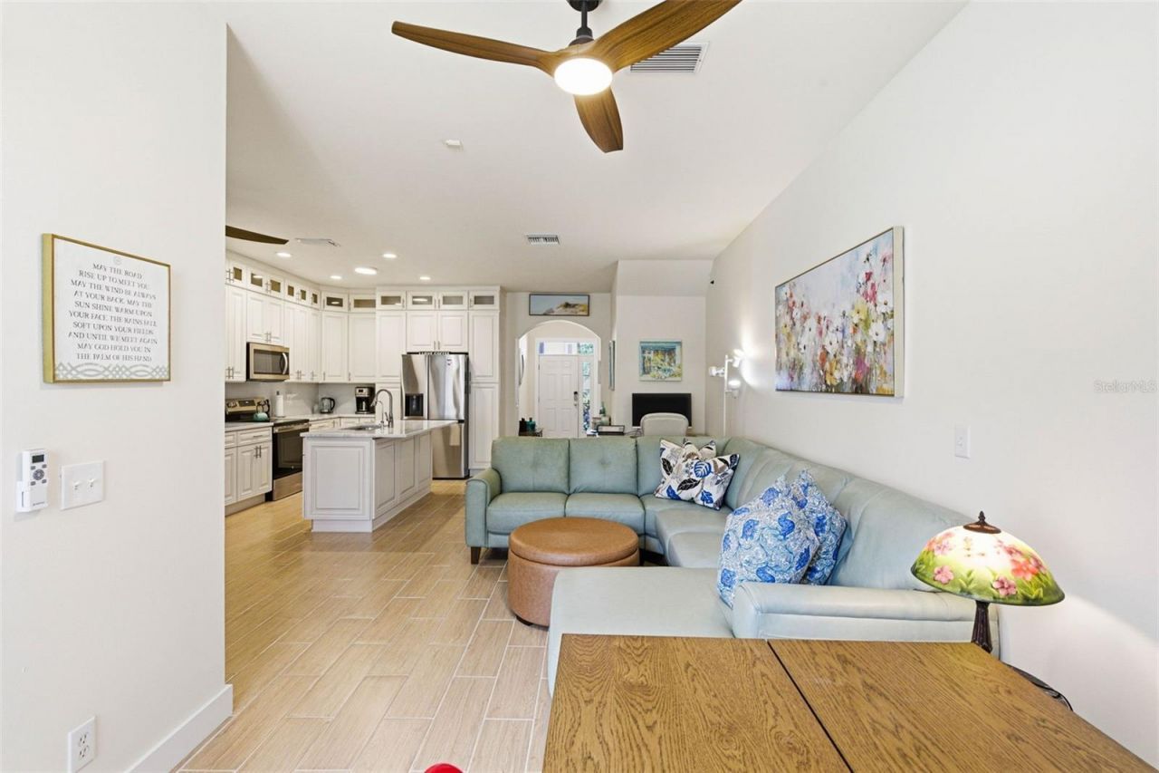 541 Black Lion Drive Ne, Saint Petersburg, FL 33716 Photo