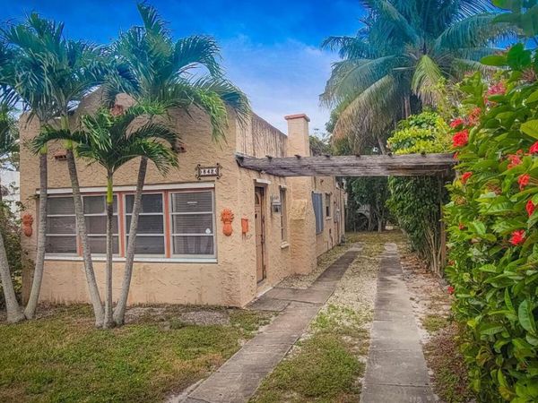 842 Selkirk Street, West Palm Beach, FL 33405