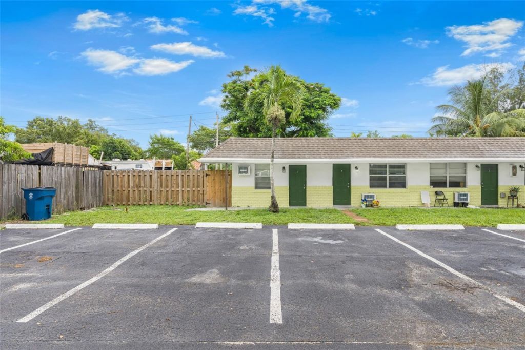 2865 SW 16th Street, Unit 4, Fort Lauderdale, FL 33312 Photo