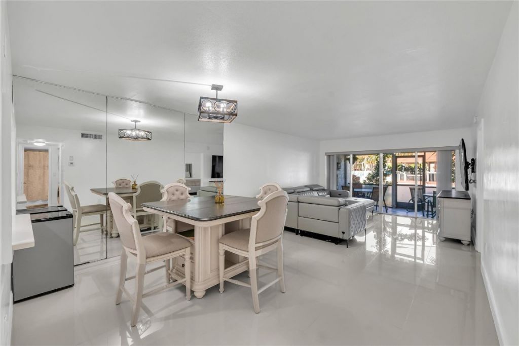 3920 Inverrary Boulevard, Unit 104-C, Lauderhill, FL 33319 Photo