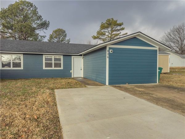 806 N 30Th Street, Rogers, AR 72756