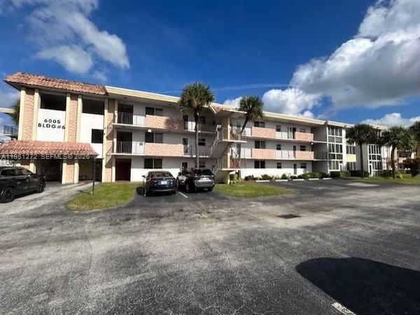 6005 Del Lago Cir, Unit 305, Sunrise, FL 33313