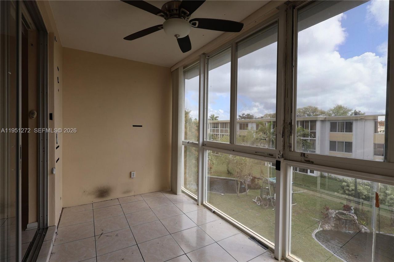 6005 Del Lago Cir, Unit 305, Sunrise, FL 33313 Photo