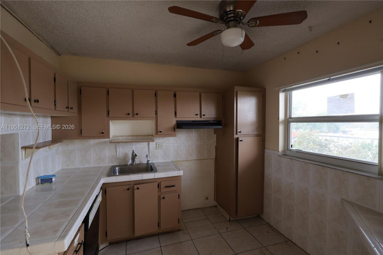 6005 Del Lago Cir, Unit 305, Sunrise, FL 33313 Photo