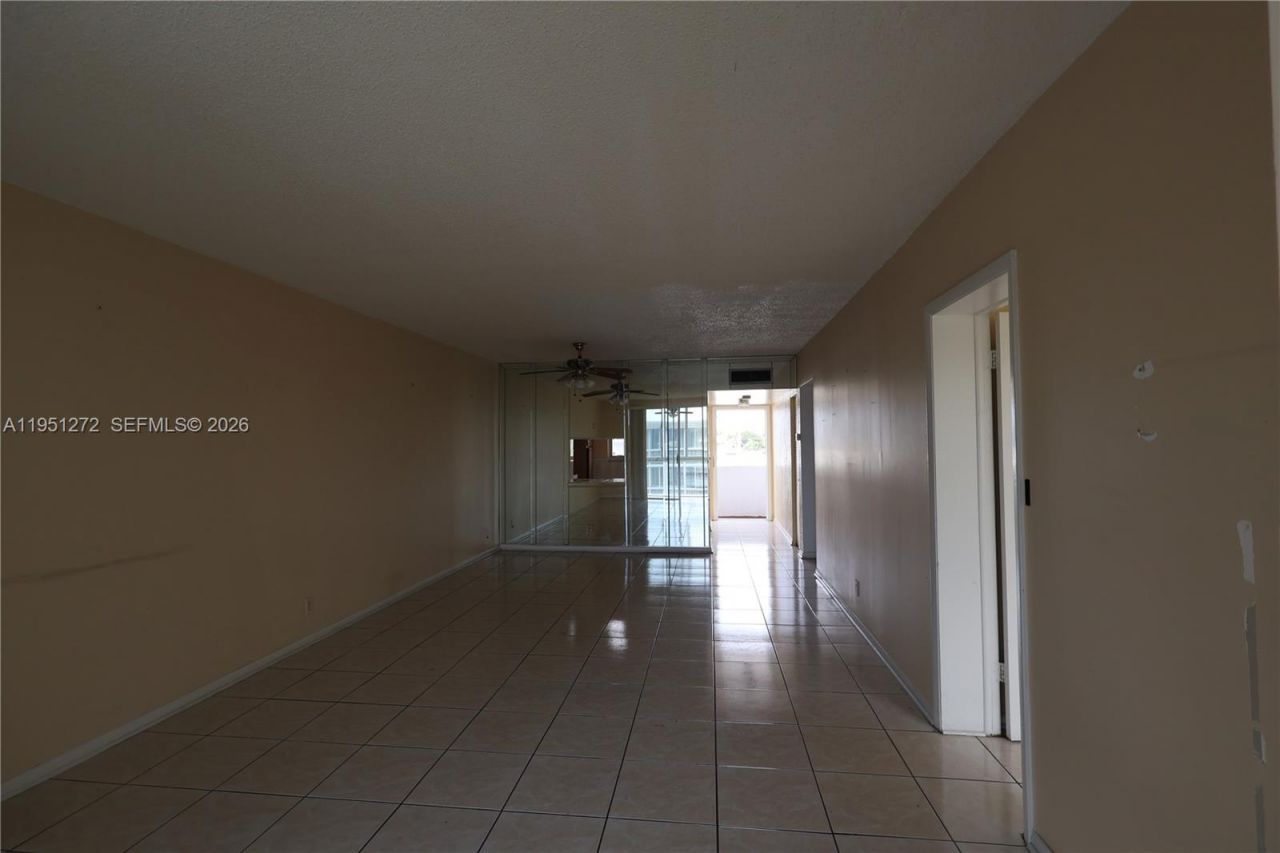 6005 Del Lago Cir, Unit 305, Sunrise, FL 33313 Photo