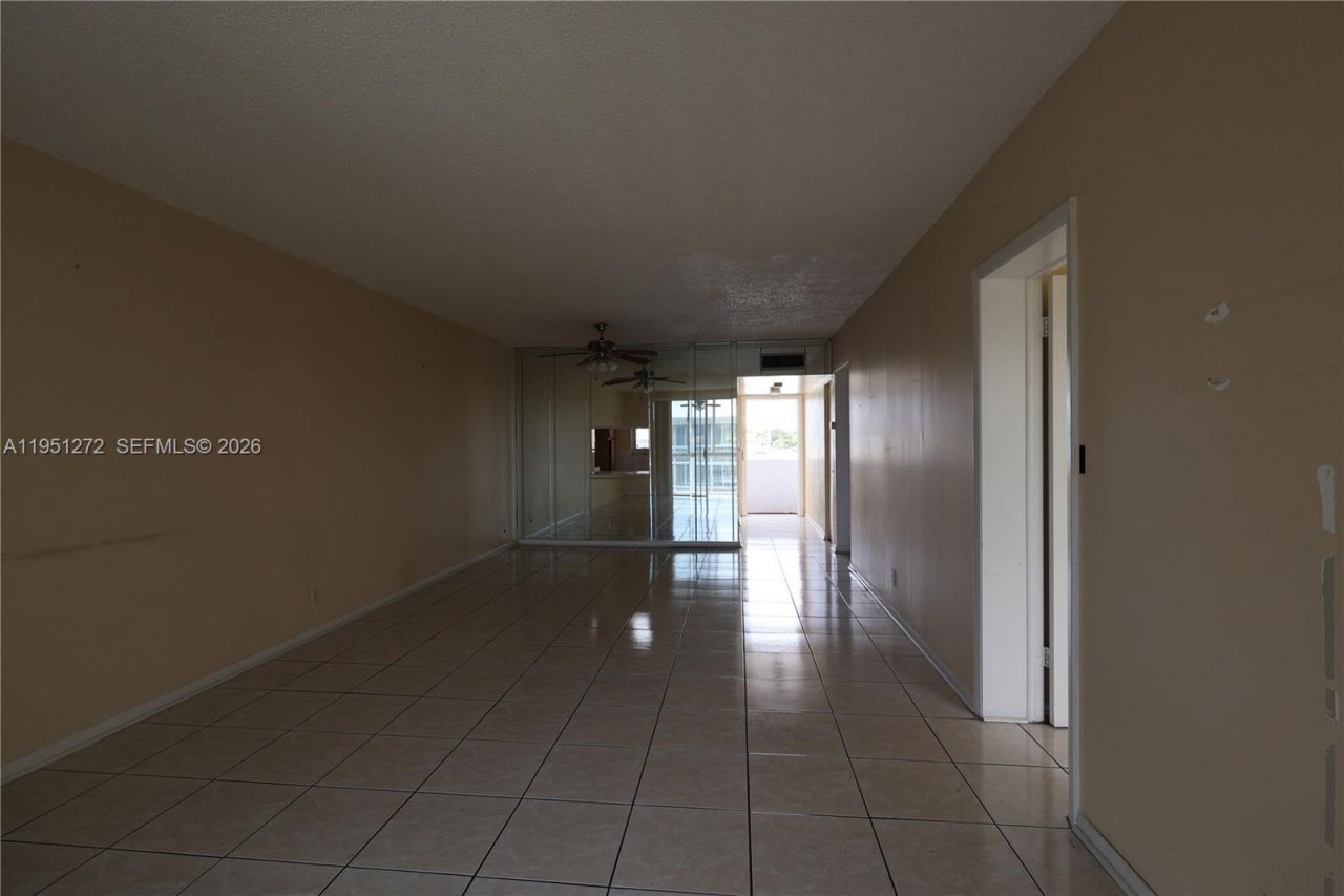 6005 Del Lago Cir, Unit 305, Sunrise, FL 33313 Photo