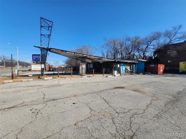 3869 Page Boulevard, St Louis, MO 63113