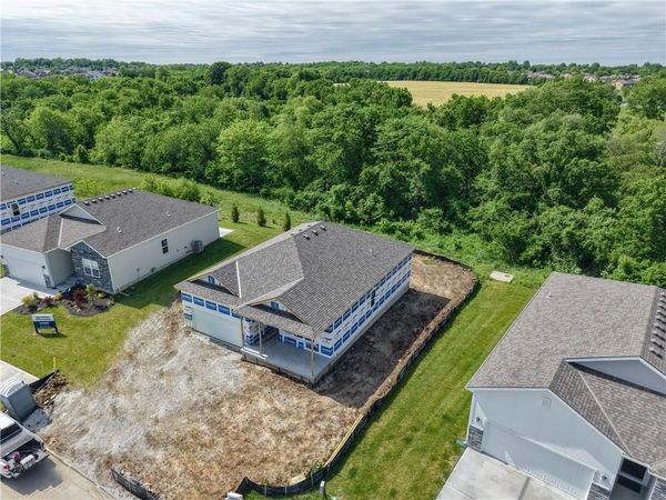 2112 Creek View Lane, Raymore, MO 64083
