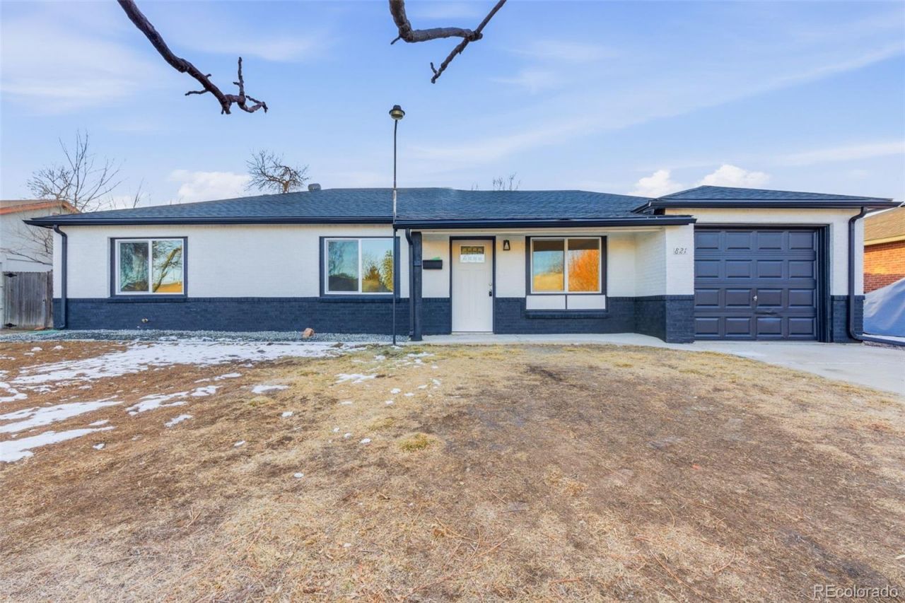 821 Salem Street, Aurora, CO 80011 Main Photo