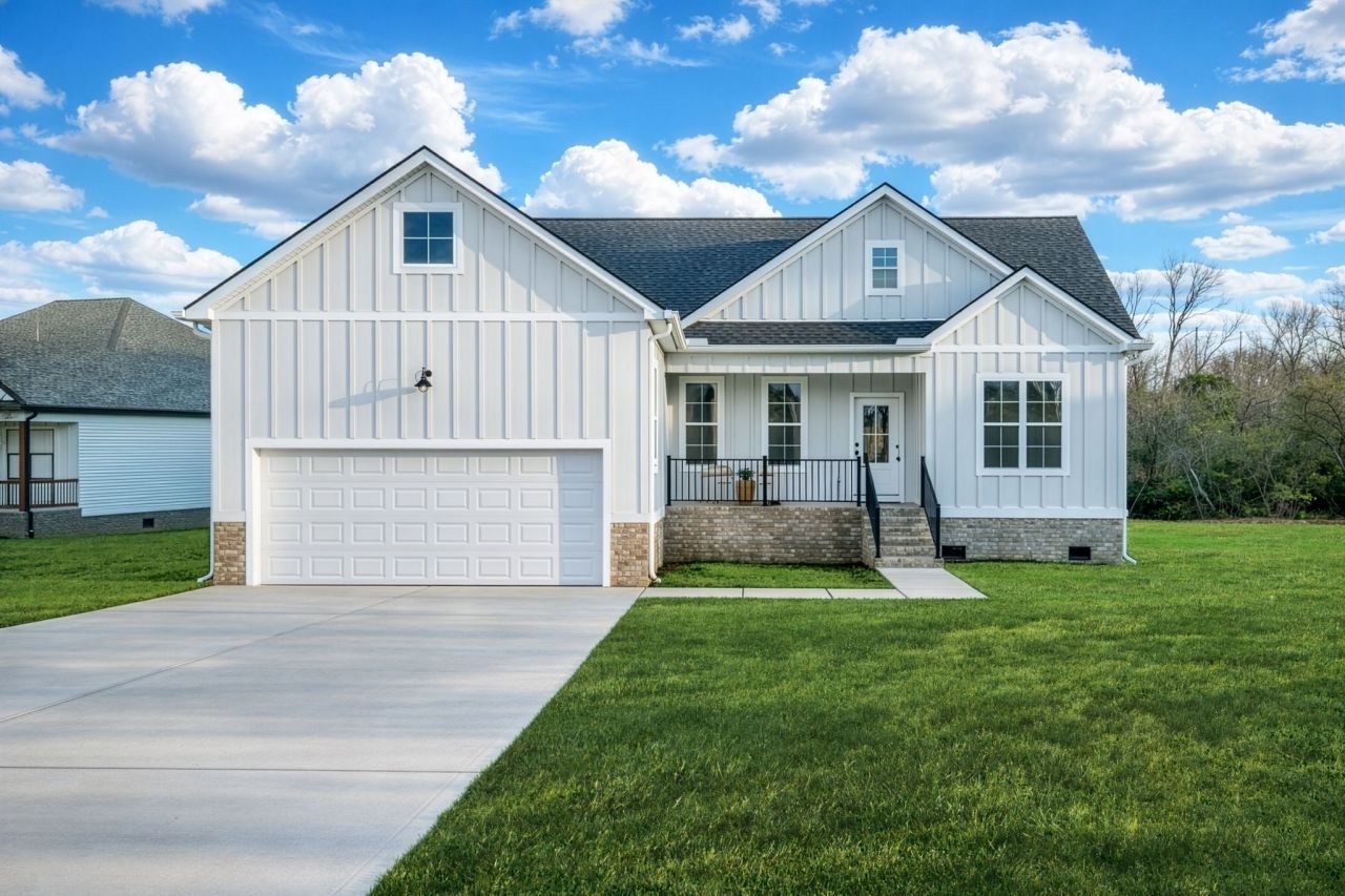 1035 Northside Drive, Dickson, TN 37055 Main Photo