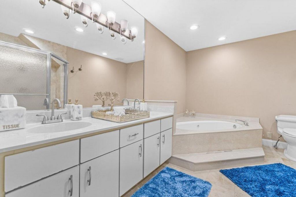 17064 Boca Club Boulevard, Unit 3, Boca Raton, FL 33487 Photo