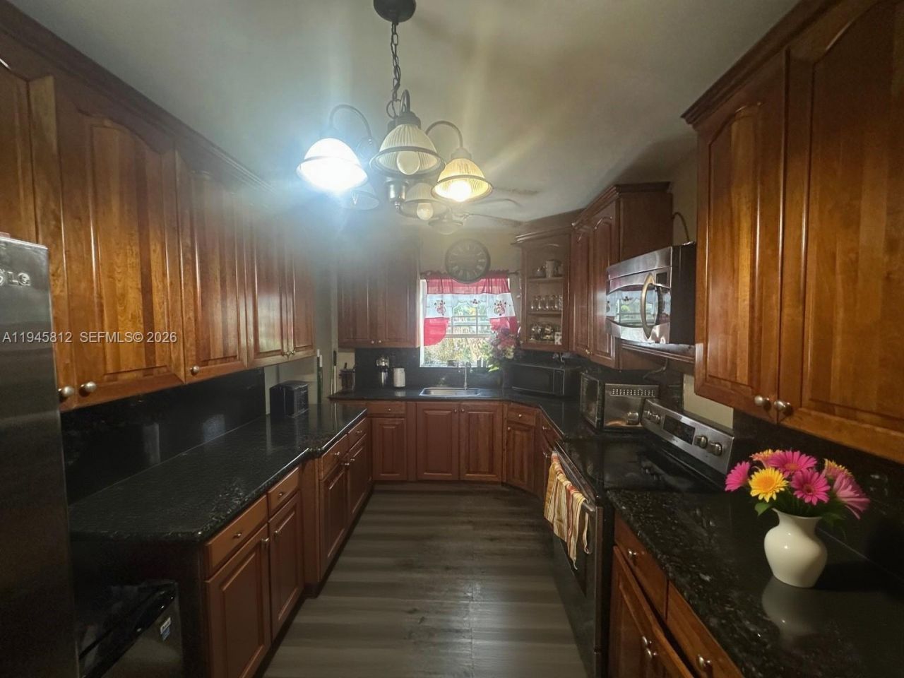 410 NW 98th St , Miami, FL 33150 Photo